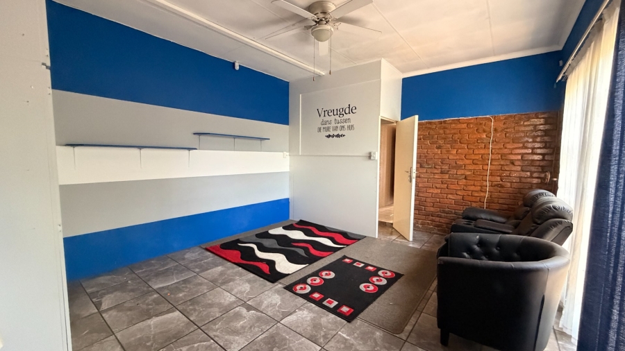 5 Bedroom Property for Sale in Die Bult North West